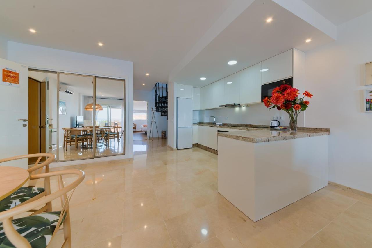 Holidays2Fuengirola Duplex With Stunning Sea View, Terraces,1St Line Beside Port Екстер'єр фото