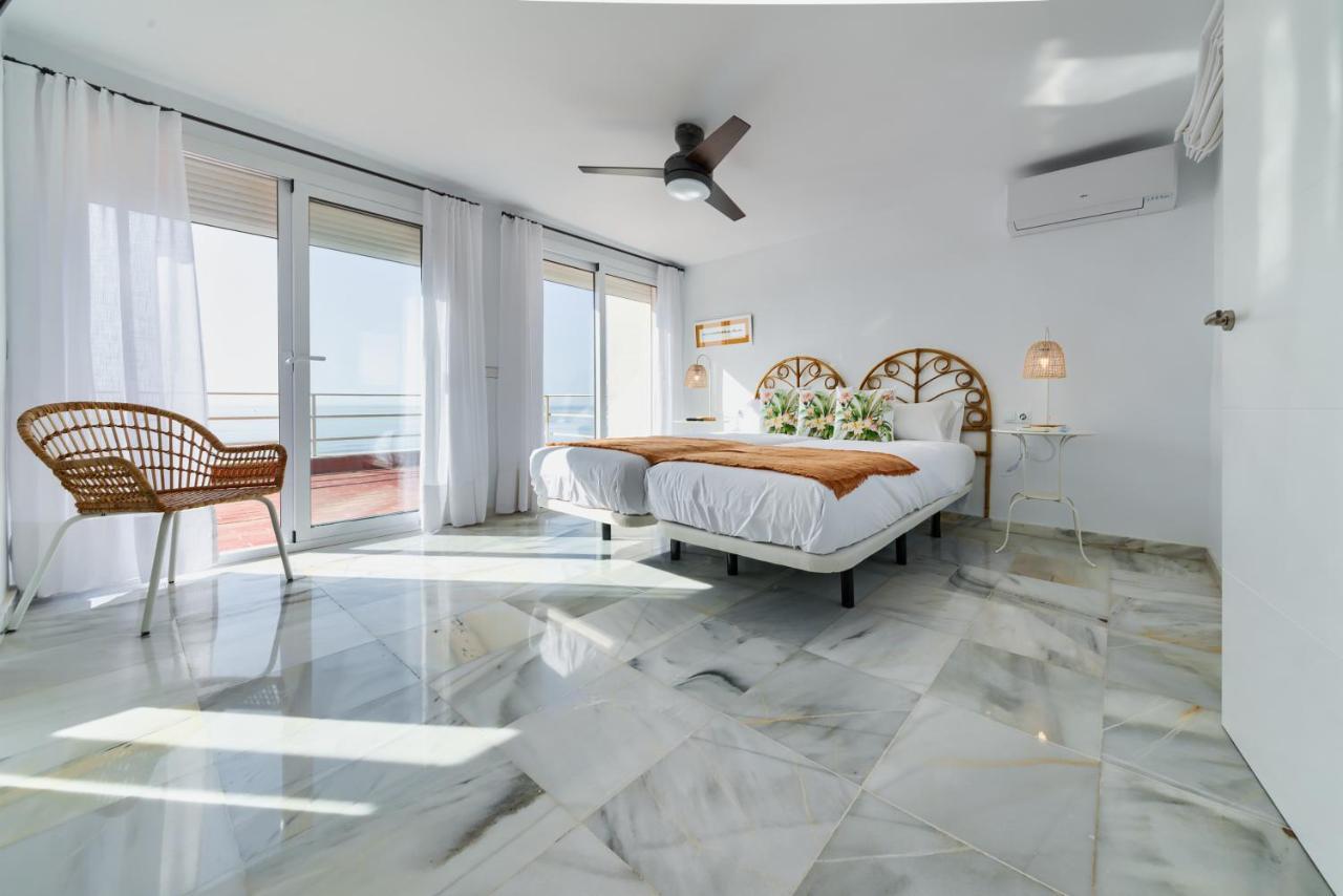 Holidays2Fuengirola Duplex With Stunning Sea View, Terraces,1St Line Beside Port Екстер'єр фото