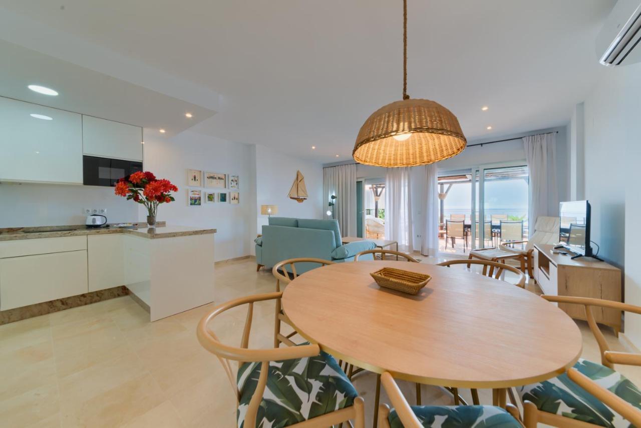 Holidays2Fuengirola Duplex With Stunning Sea View, Terraces,1St Line Beside Port Екстер'єр фото