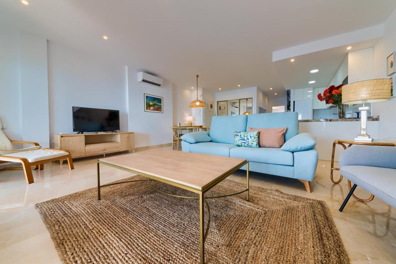 Holidays2Fuengirola Duplex With Stunning Sea View, Terraces,1St Line Beside Port Екстер'єр фото