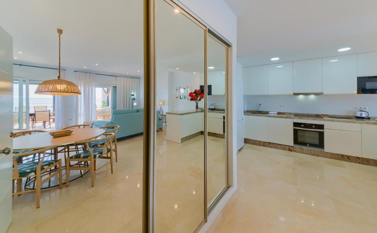 Holidays2Fuengirola Duplex With Stunning Sea View, Terraces,1St Line Beside Port Екстер'єр фото
