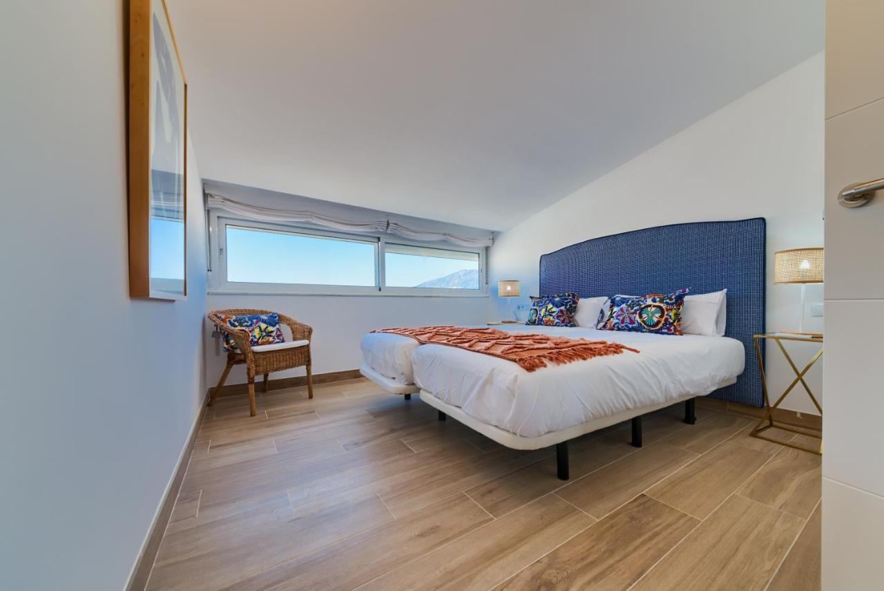 Holidays2Fuengirola Duplex With Stunning Sea View, Terraces,1St Line Beside Port Екстер'єр фото