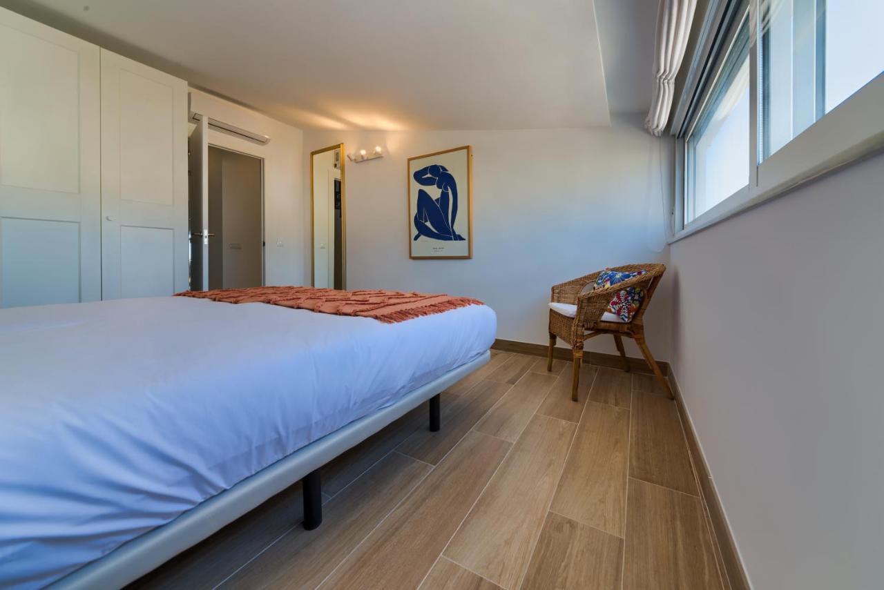 Holidays2Fuengirola Duplex With Stunning Sea View, Terraces,1St Line Beside Port Екстер'єр фото