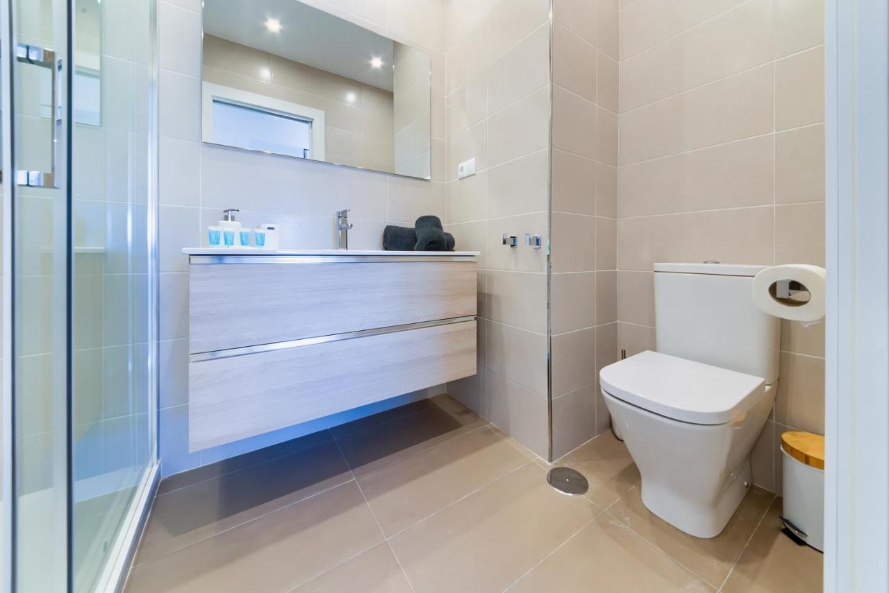 Holidays2Fuengirola Duplex With Stunning Sea View, Terraces,1St Line Beside Port Екстер'єр фото